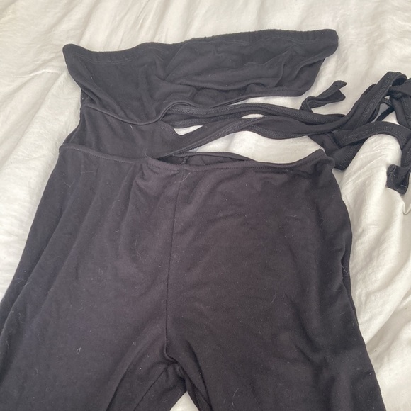 Fashion Nova romper 🖤 - Picture 5 of 9